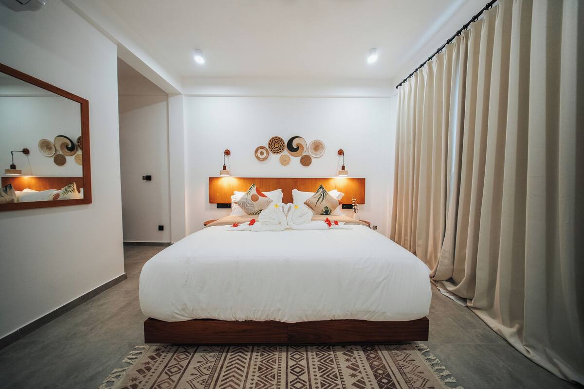 Standard Double or Twin Room, Private Bathroom | In-room safe, desk, laptop workspace, blackout curtains