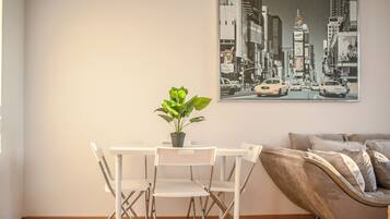 Basic Room | Iron/ironing board, free WiFi