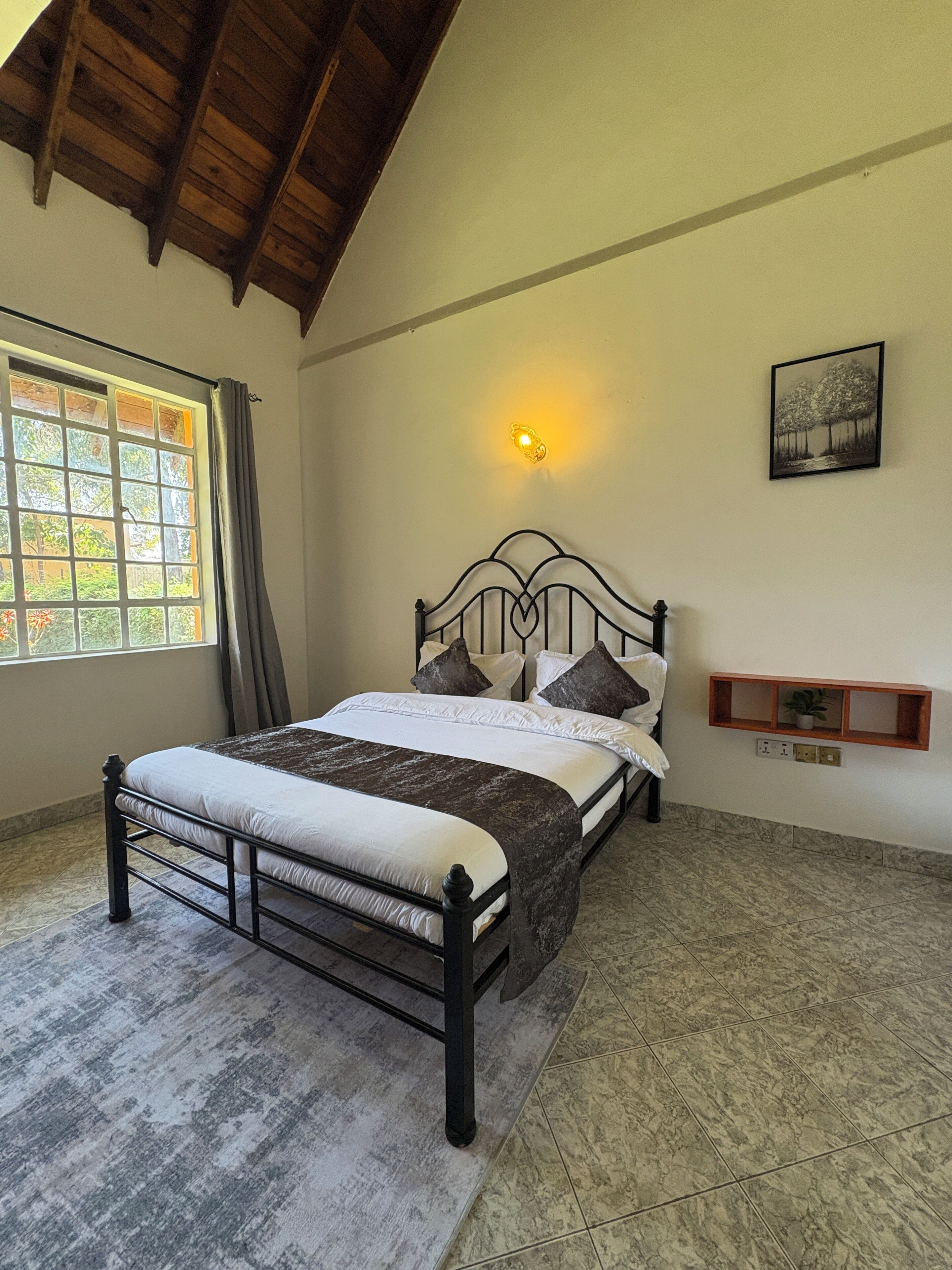 3 多间卧室、熨斗/熨衣板、WiFi、床单