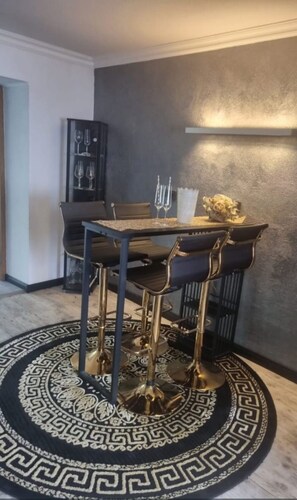 Dining - Vacation apartment in prime location on the Moselle with balcony & garden. (Brauneberg)