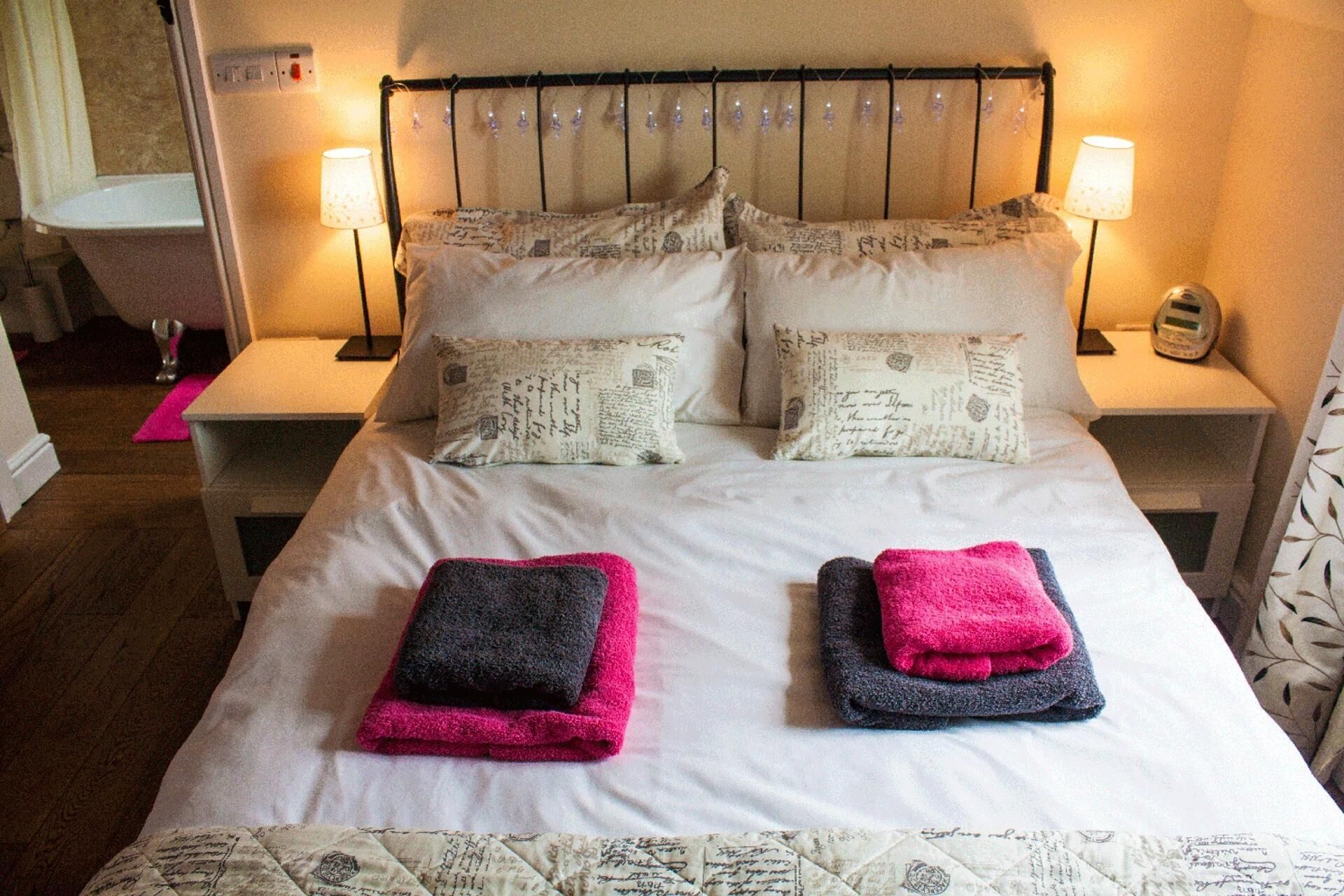 Cottage | 1 bedroom, iron/ironing board, free WiFi, bed sheets