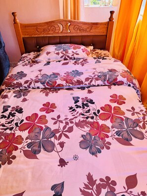 1 bedroom, desk, iron/ironing board, free WiFi