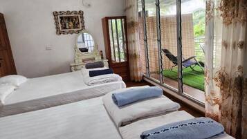 2 bedrooms, desk, laptop workspace, blackout drapes