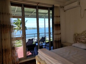Desk, laptop workspace, blackout drapes, soundproofing - Suva Hideaway Villa (Suva)
