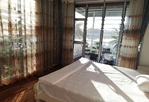 2 bedrooms, desk, laptop workspace, blackout drapes