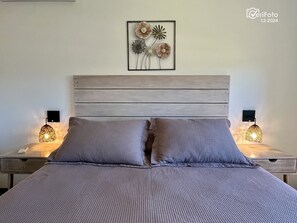 1 bedroom, in-room safe, laptop workspace, soundproofing