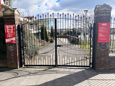 Lovely 3 Bedroom House to rent in Newcastle. Family Friendly and warm house.