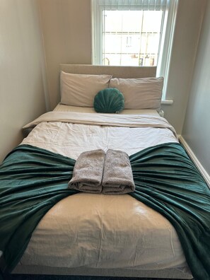 3 slaapkamers, een strijkplank/strijkijzer, wifi, beddengoed