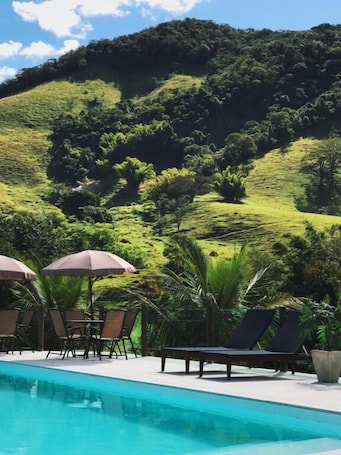 2 piscinas al aire libre