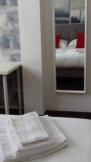 1 Schlafzimmer, Schreibtisch, Bügeleisen/Bügelbrett, kostenloses WLAN