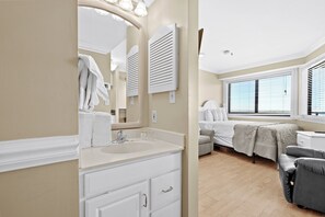 Iron/ironing board, free WiFi