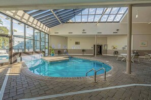 Inomhuspool och uppvärmd pool