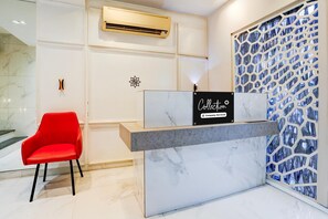 House | Meja sambut tetamu