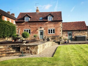 Exterior - New Elms Farmhouse (Derby)