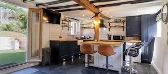 1 Harpur Cottage