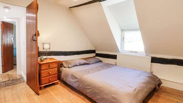 2 makuuhuonetta, yksilöllisesti sisustettu, yksilöllisesti kalustettu