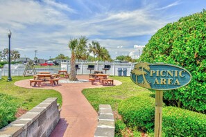 Outdoor dining - Myrtle Beach Resort RT0210 (Myrtle Beach)