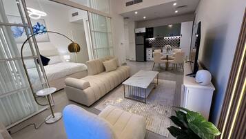 Smart TV, Netflix, streaming services