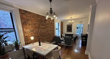 Charming 1-bedroom walkup condo in UWS New York with WiFi, AC, & chef's kitchen.