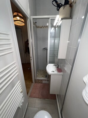 Handtücher, Toilettenpapier