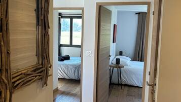 2 多间卧室、客房内保险箱、熨斗/熨衣板、旅行婴儿床