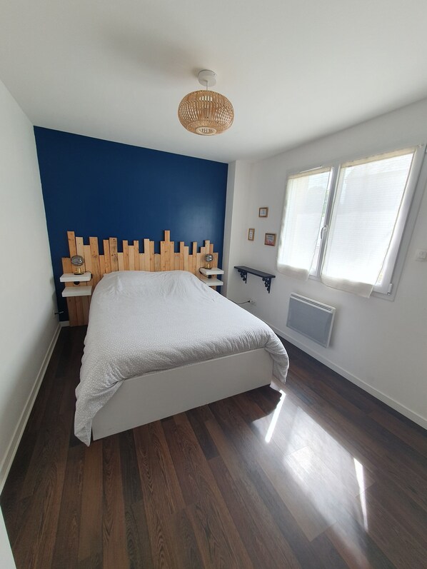 2 chambres, fer et planche Ă repasser, Wi-Fi gratuit, draps fournis