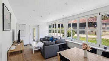 Apartment | Dining