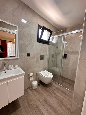 Standard Quadruple Room, Balcony, Pool View