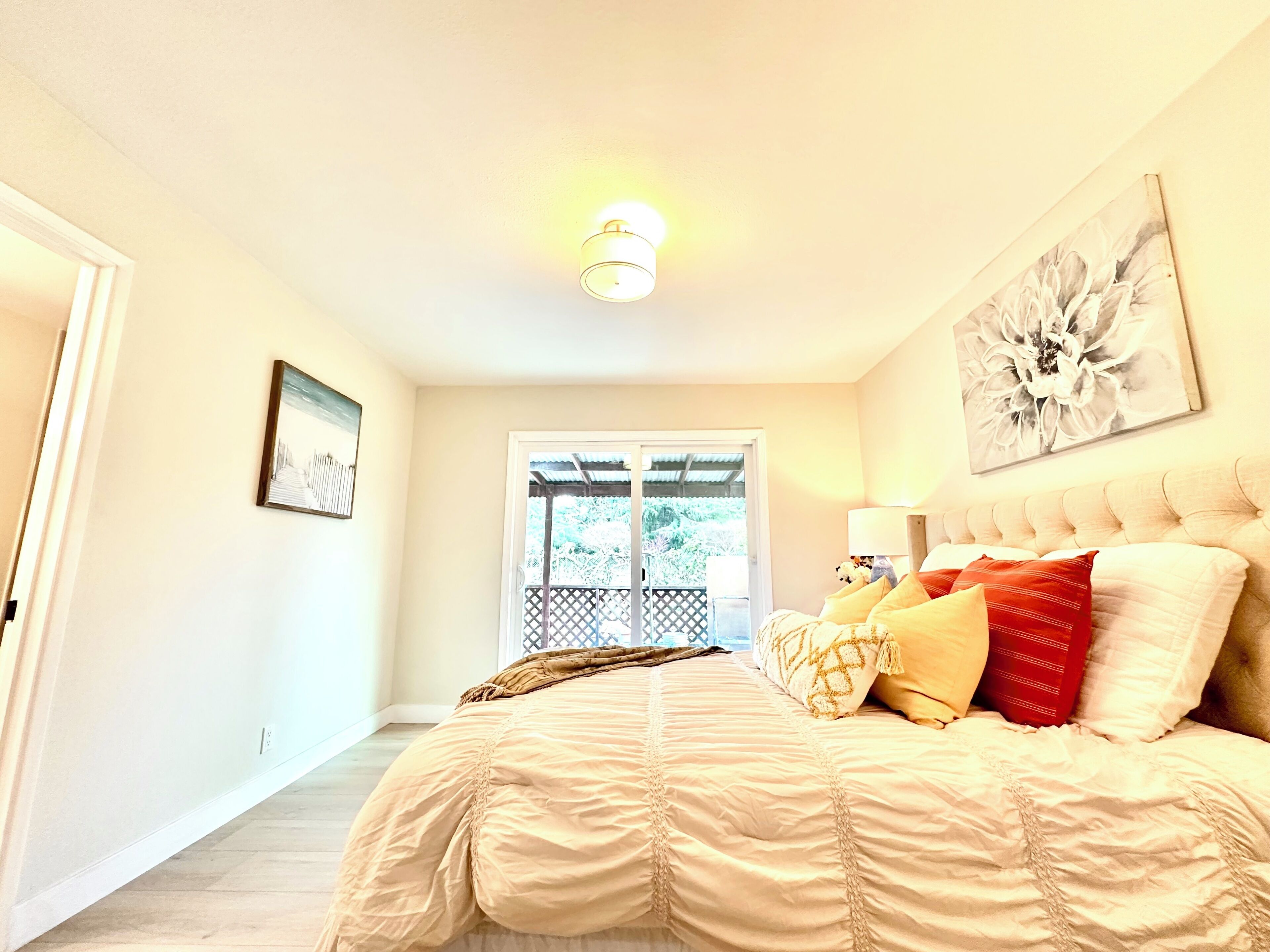 4 soverom, skrivebord og wi-fi