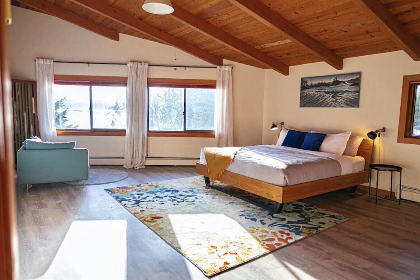 3 多间卧 室、办公桌、熨斗/熨衣板、旅行婴儿床