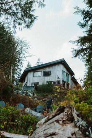Exterior - First Light - Vintage waterfront with hot tub, sauna + EV charger (Tofino)