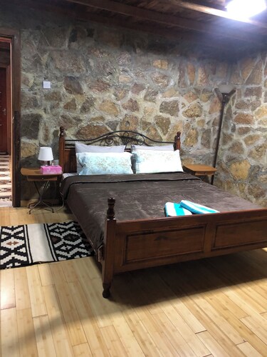 3-bedroom bungalow in Al RuwayyaDubai with WiFi, AC