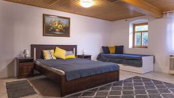 3 bedrooms, WiFi, bed sheets