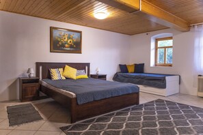 3 bedrooms, WiFi, bed sheets
