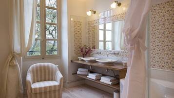 Deluxe Suite, Ensuite, Park View (Suite des Oliviers) | Bathroom