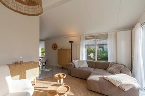 Living room - Holiday Home in Petten Near Sandy Beach (Petten)