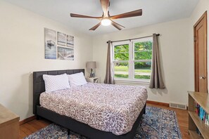 4 bedrooms, WiFi, bed sheets