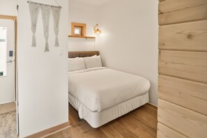 1 sovrum, skrivbord, wi-fi och sängkläder