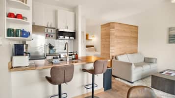 Microonde, forno, piano cottura, lavastoviglie