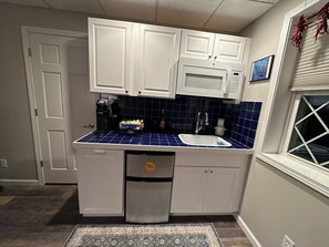 Kylskåp och mikrovågsugn