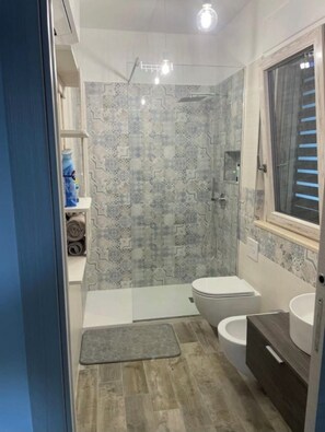 Hair dryer, towels, soap, toilet paper - Muschiaturo Apartments (Ischitella)