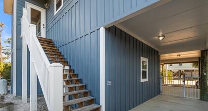 Beach House - Hooked on the Cape by PHG