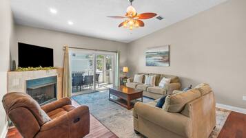 Casa | Área de sala de estar | Televisión de pantalla plana