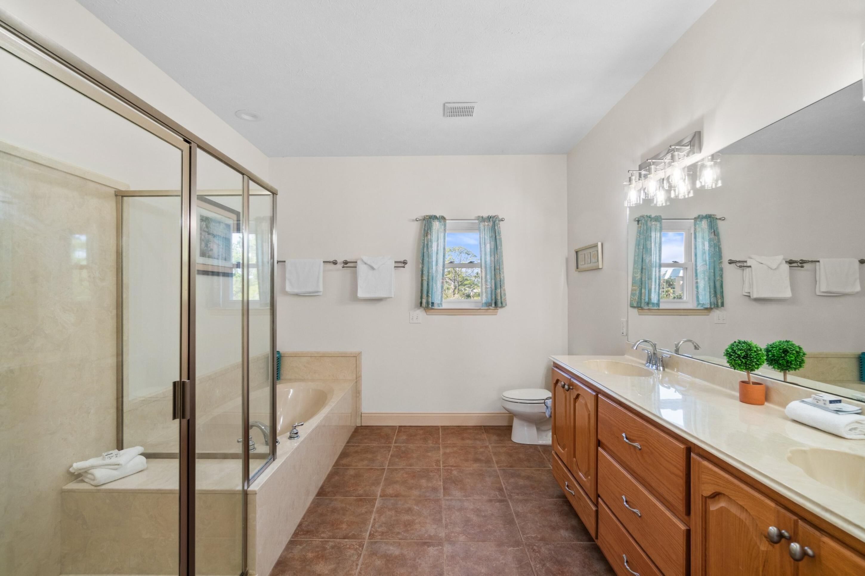 House | Bathroom | Hair dryer, towels