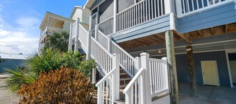 Beach House - Hooked on the Cape by PHG