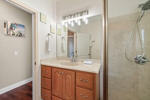 Bathroom - Beach House - Hooked on the Cape by PHG (Port St. Joe)