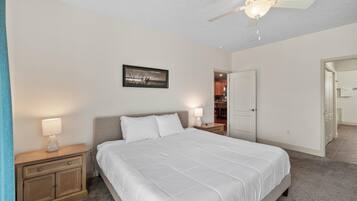 House | 3 bedrooms, laptop workspace, iron/ironing board, WiFi (free)