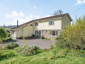 Exterior - Pant Y Cwtsh (Kidwelly)