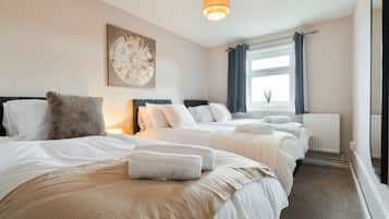 2 bedrooms, iron/ironing board, free WiFi, bed sheets