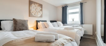 Charming Apartment w/ Parking